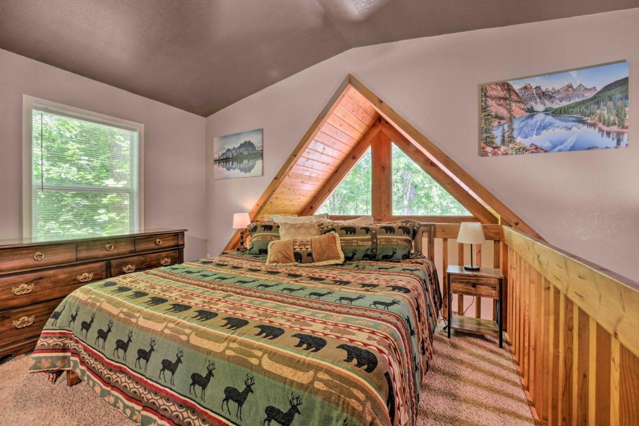 Cozy Whittier Cabin And Yard And Hot Tub, Pets Welcome エクステリア 写真