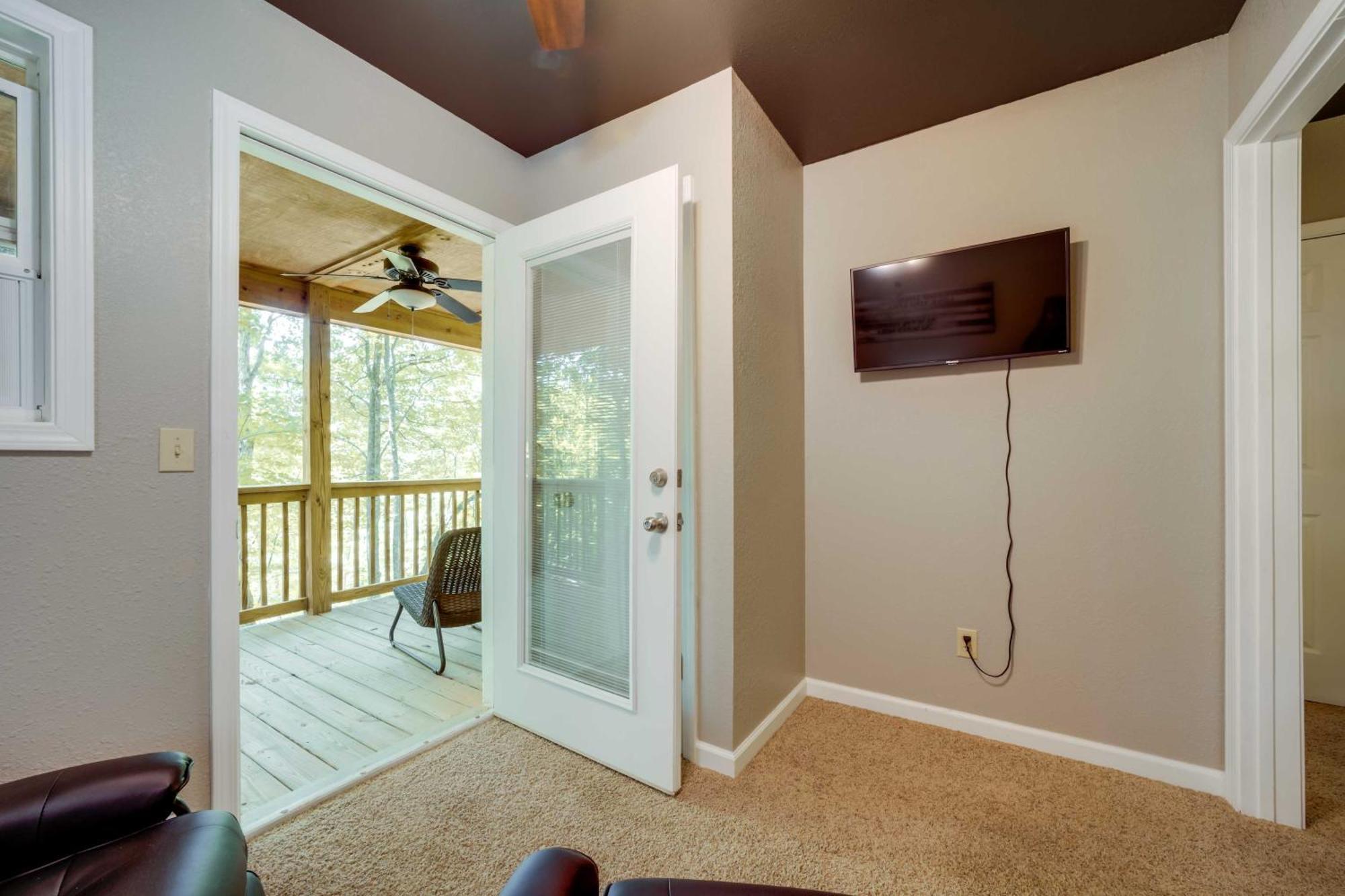 Cozy Whittier Cabin And Yard And Hot Tub, Pets Welcome エクステリア 写真