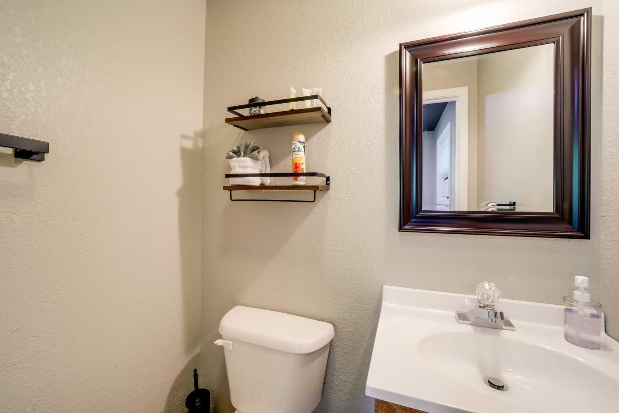 Cozy Whittier Cabin And Yard And Hot Tub, Pets Welcome エクステリア 写真