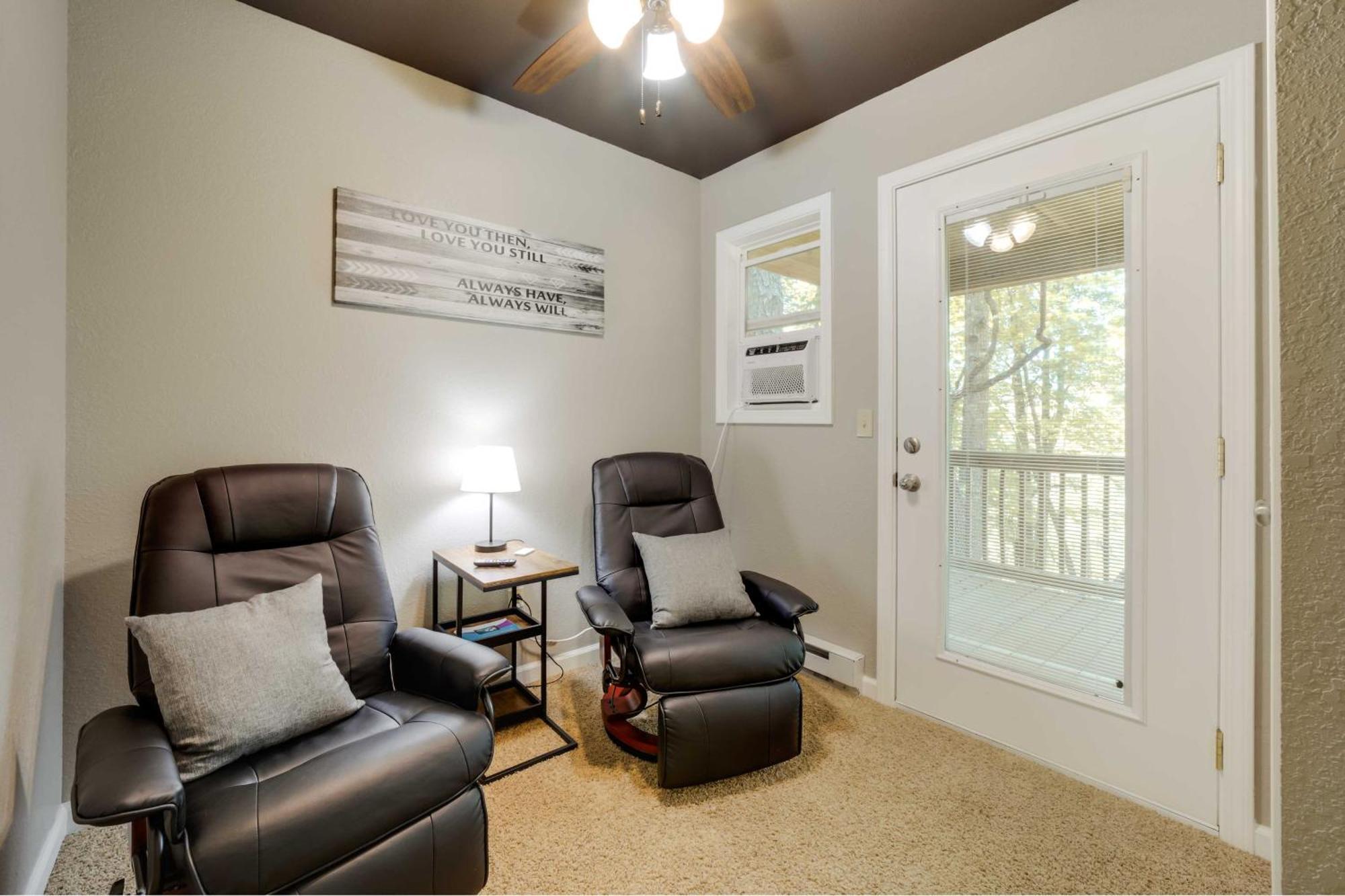 Cozy Whittier Cabin And Yard And Hot Tub, Pets Welcome エクステリア 写真