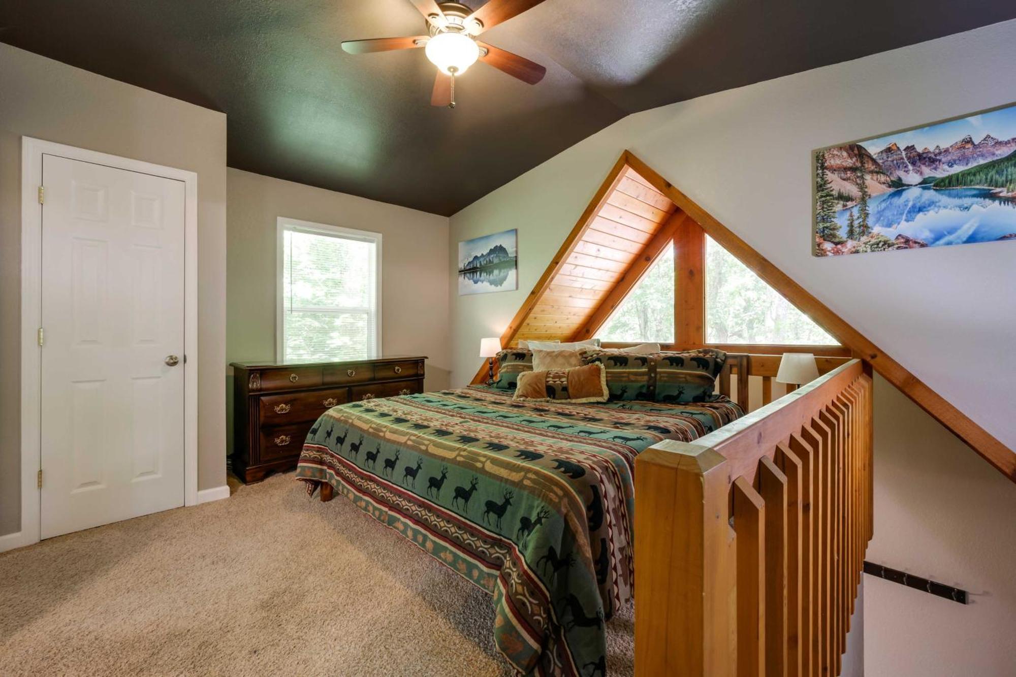 Cozy Whittier Cabin And Yard And Hot Tub, Pets Welcome エクステリア 写真