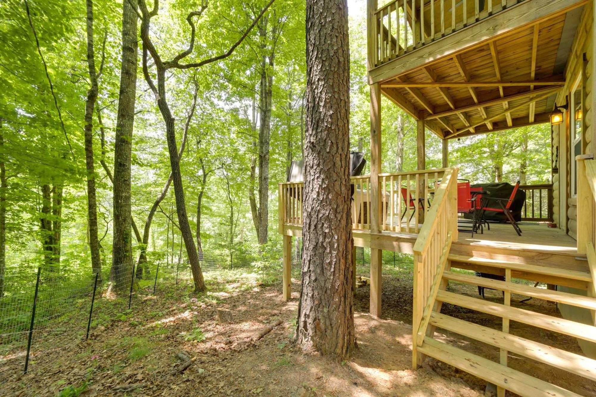 Cozy Whittier Cabin And Yard And Hot Tub, Pets Welcome エクステリア 写真