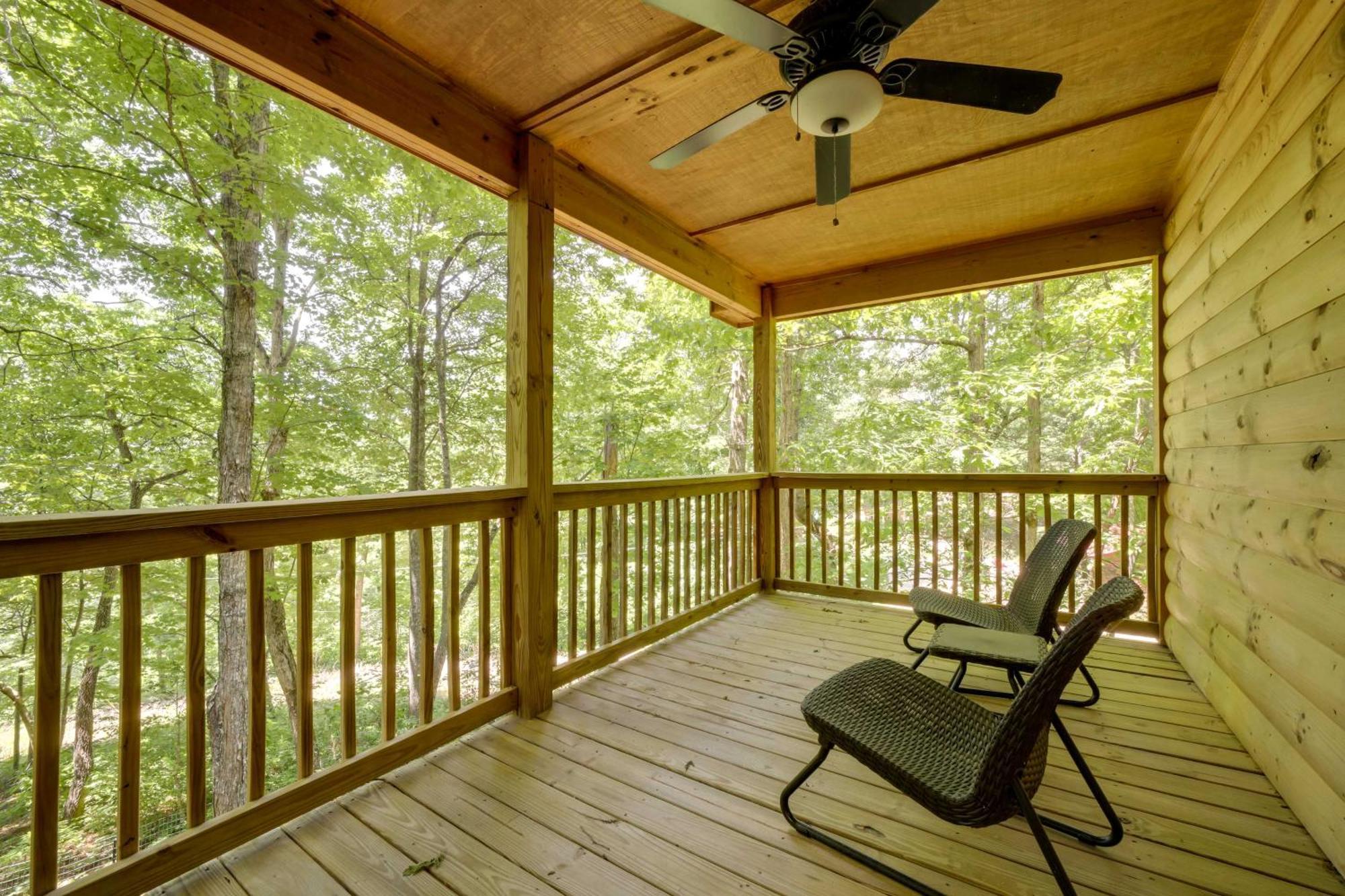 Cozy Whittier Cabin And Yard And Hot Tub, Pets Welcome エクステリア 写真