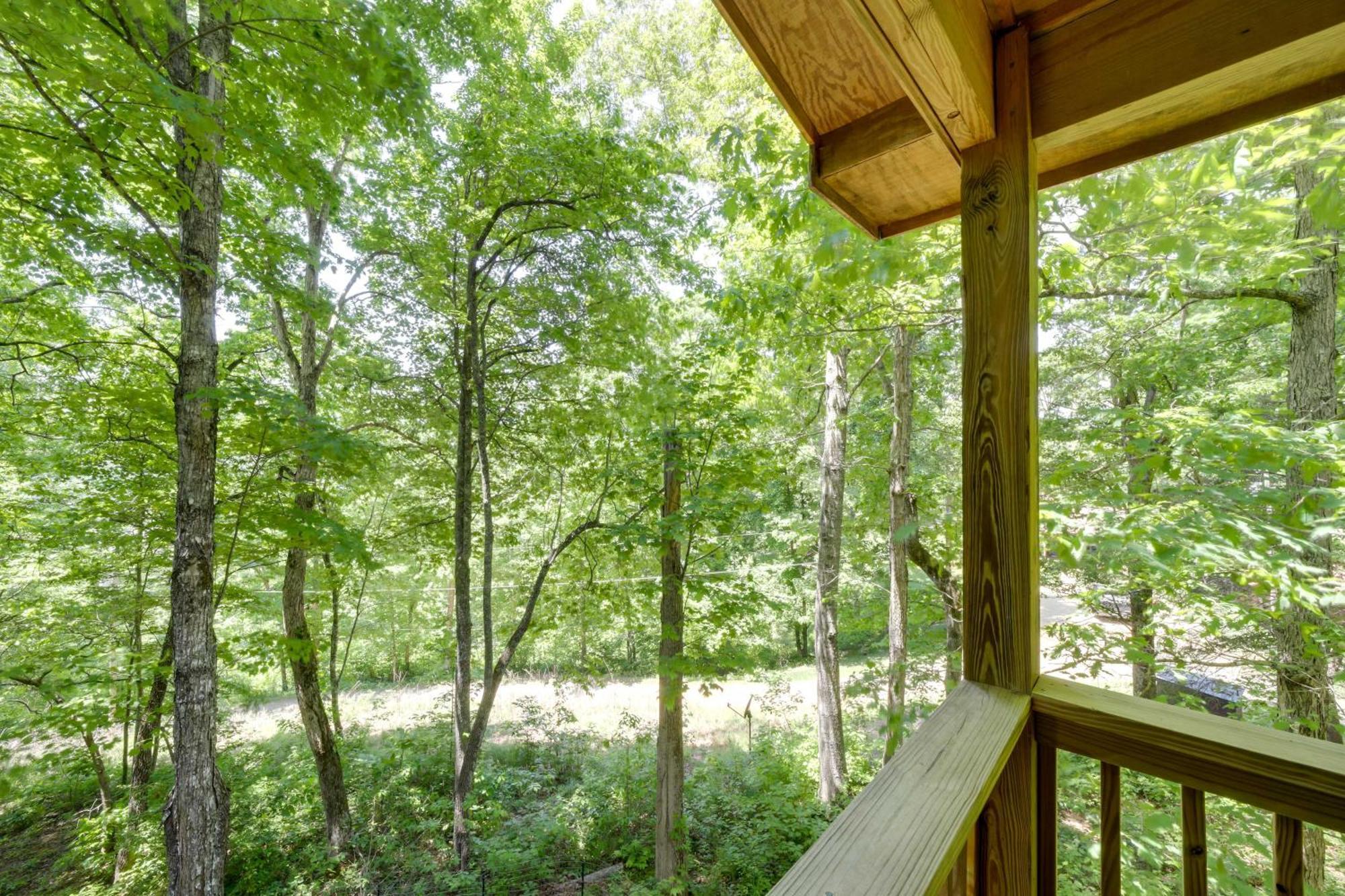 Cozy Whittier Cabin And Yard And Hot Tub, Pets Welcome エクステリア 写真