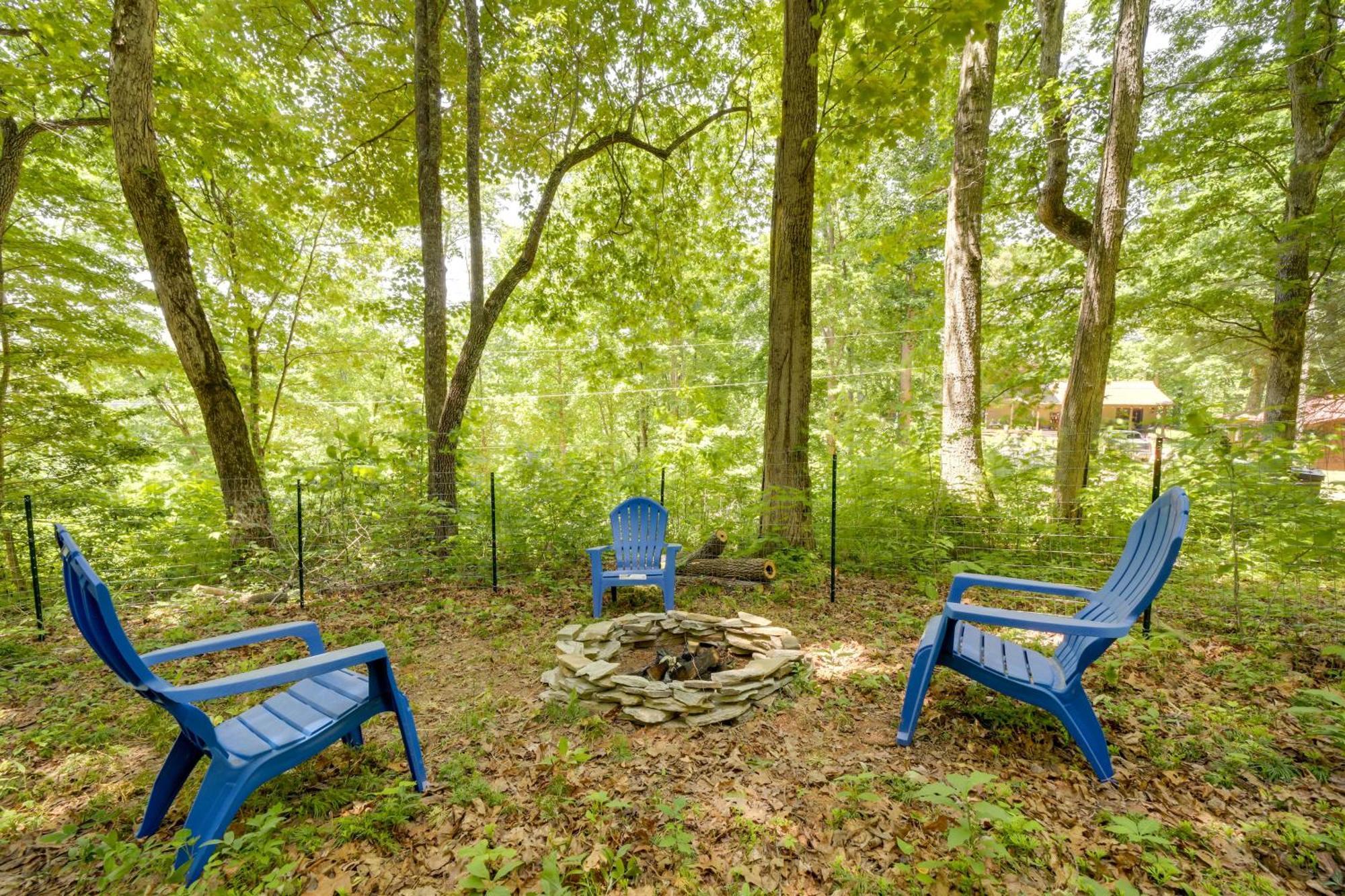 Cozy Whittier Cabin And Yard And Hot Tub, Pets Welcome エクステリア 写真