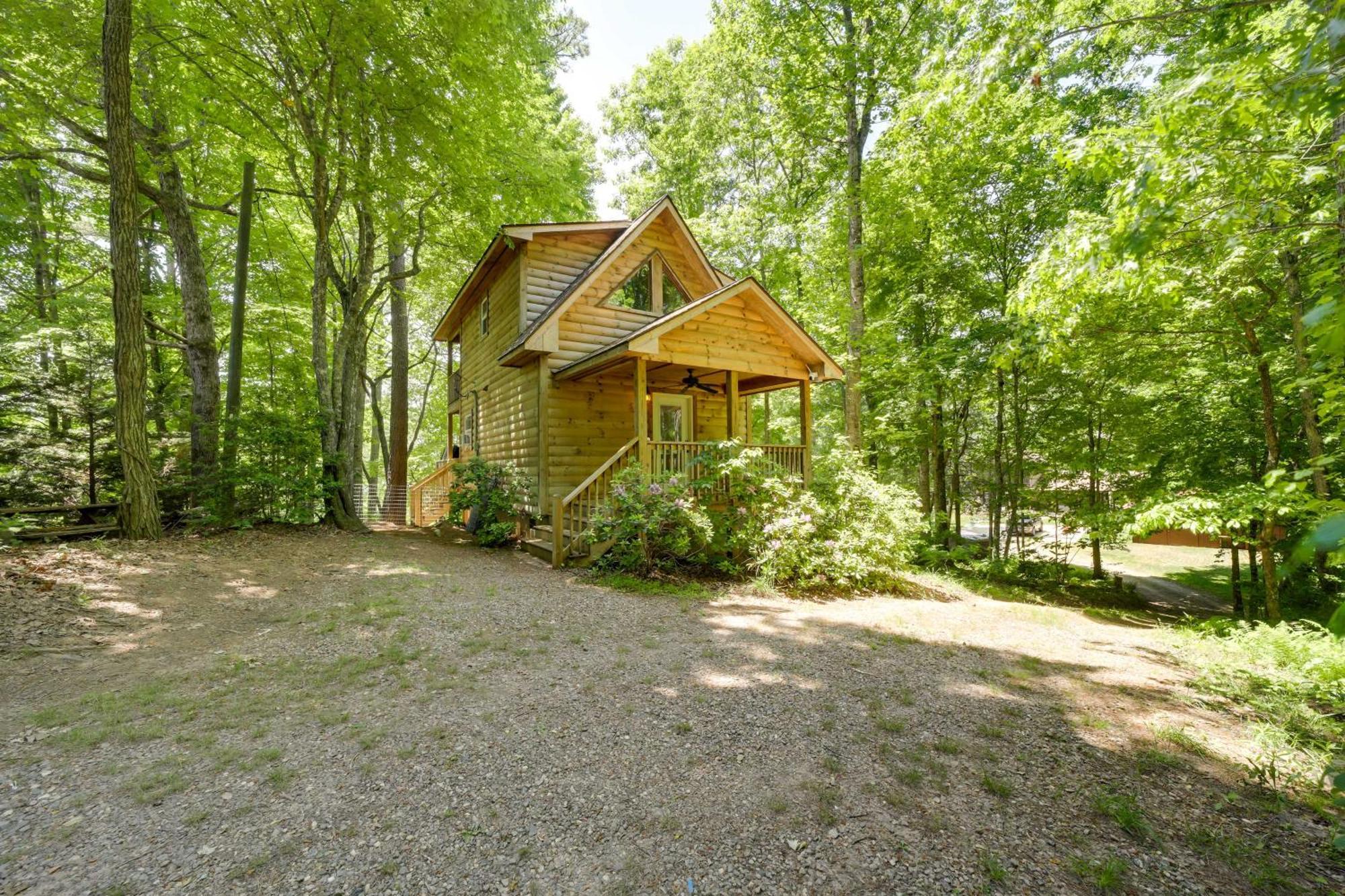Cozy Whittier Cabin And Yard And Hot Tub, Pets Welcome エクステリア 写真